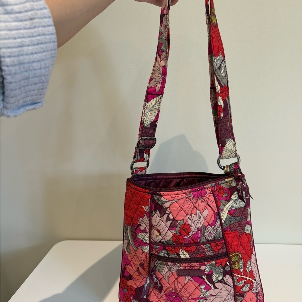 Vera Bradley Pink Red Floral Women's Crossbody Bag w.Adjustable Shoulder Strap - Picture 4 of 14